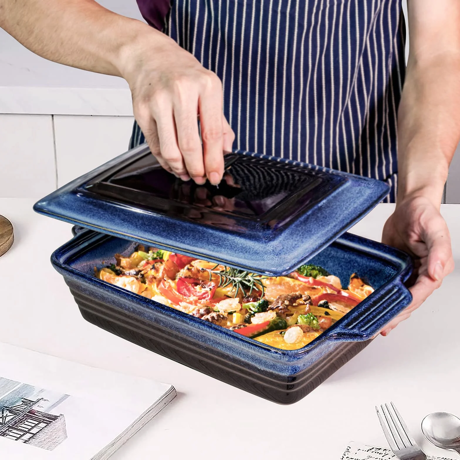 UNICASA Plat à Rôtir Céramique avec Couvercle, Cocotte Rectangulaire Bleu 3000 ML, Moule Passe au Four à Micro-Ondes - Glaçure Réactive, Bleu - 3 L