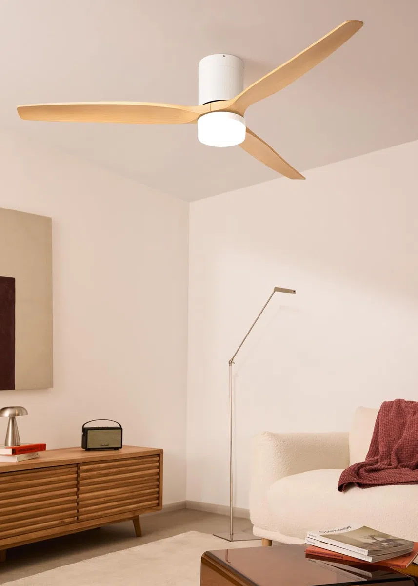 CREATE / WINDCALM L/Ventilateur plafond ABS blanc pales bois clair contrôleur et télécommande / Ø152 cm, 3 températures, fonction été-hiver