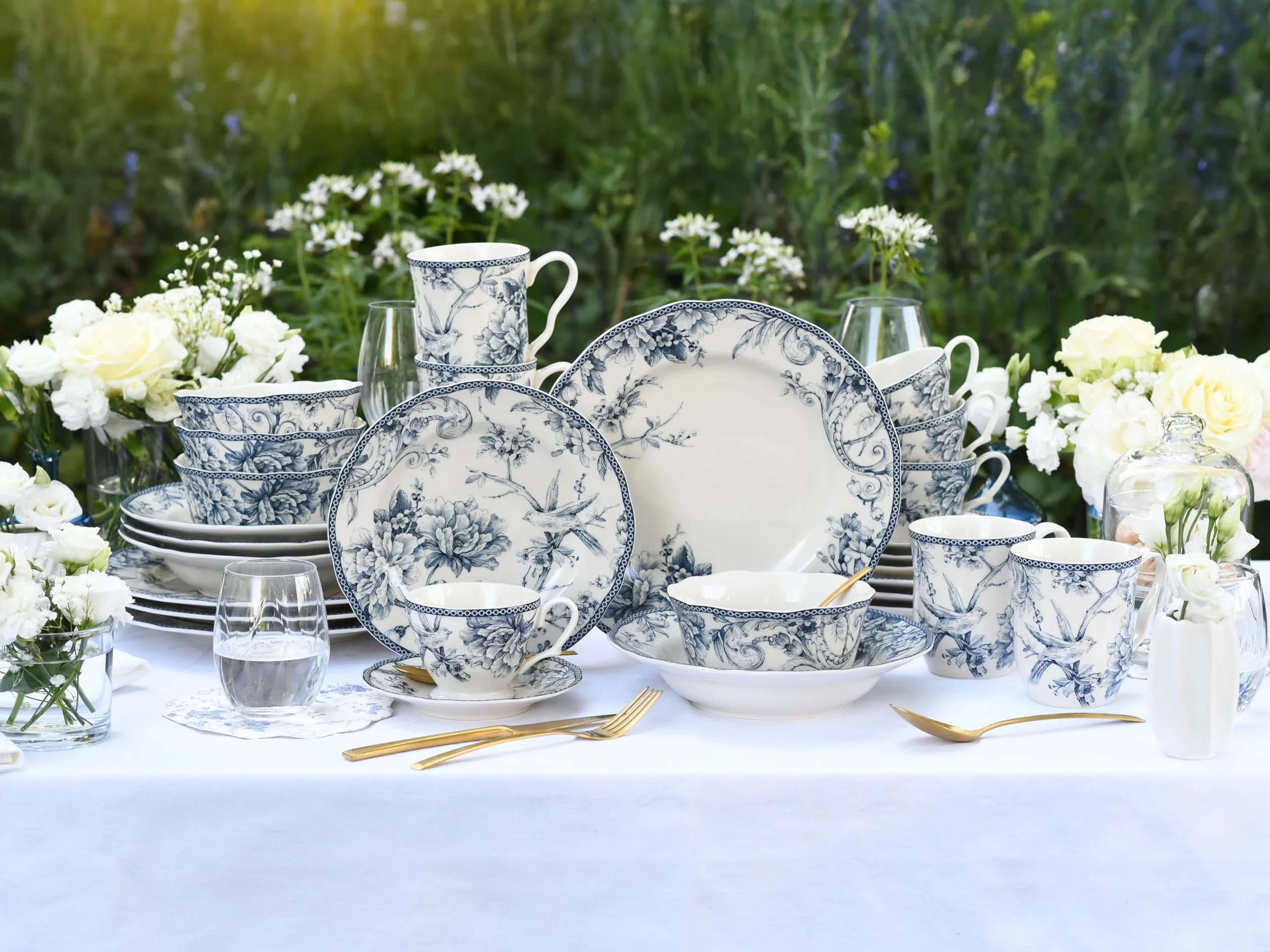 CreaTable, 24776 Série Adelaide Blue Service de table 16 pièces en porcelaine pour 4 personnes, passe au lave-vaisselle et au micro-ondes, production de qualité