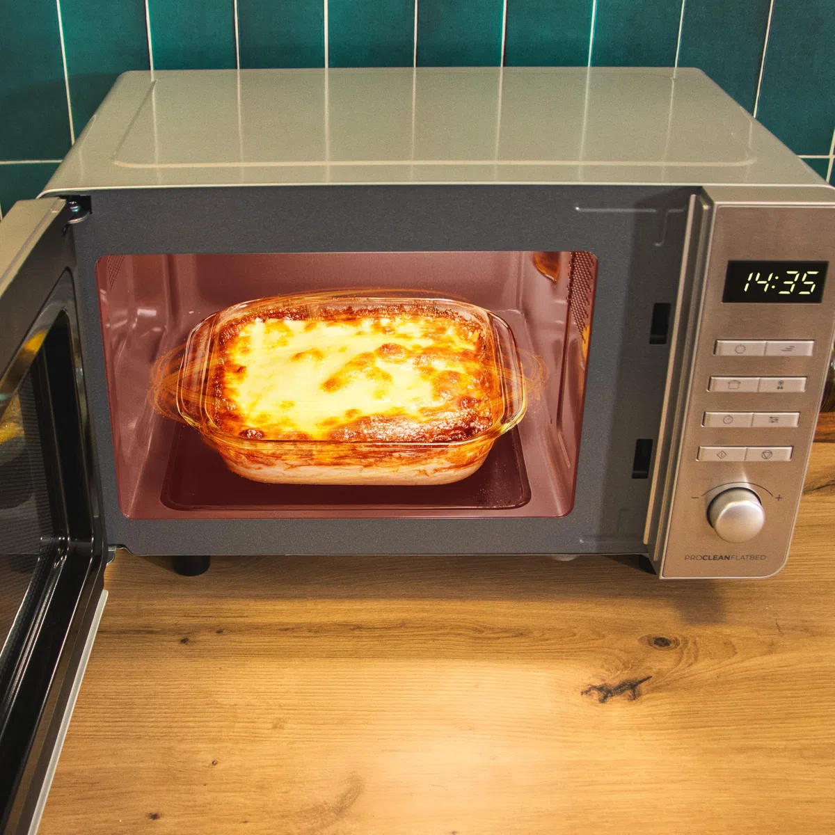 Cecotec Micro-ondes Proclean 5010 Flatbed Inox. Capacité 20L, 700W, 5 niveaux, gril halogène de 800W, 8 programmes automatiques, écran LED et technologie 3DWave pour une cuisson optimale