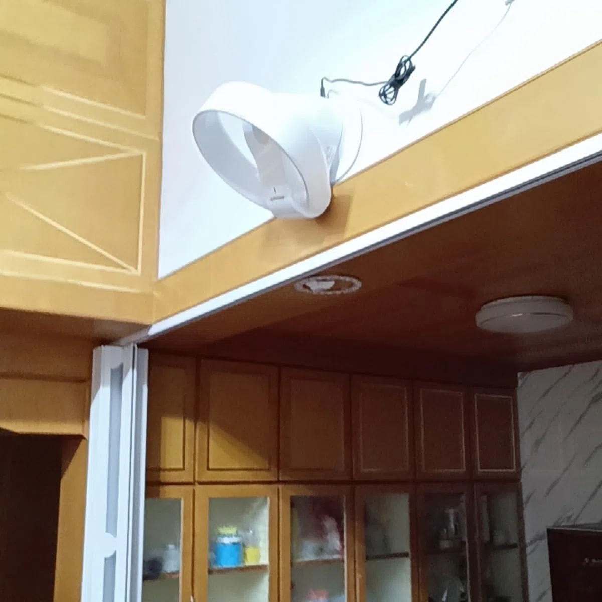 Turbo Ventilateur Silencieux Ventilateur De Bureau 300 MAh-500 MAh Feuille Sans Vent Ventilateur Électrique Oscillant Ventilateur Mural Sans Pale Avec Télécommande Pour Chambre, Bureau(Tension du vent